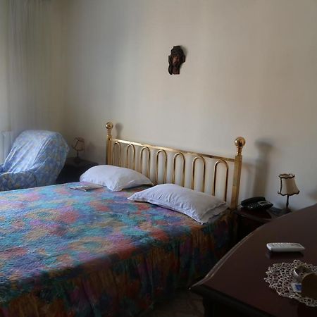 Stanza In Appartamento Napoli Eksteriør bilde