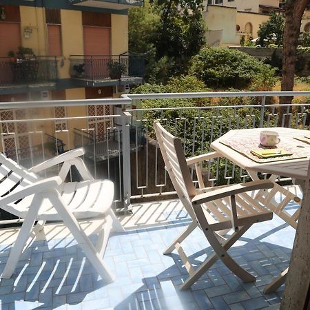 Stanza In Appartamento Napoli Eksteriør bilde